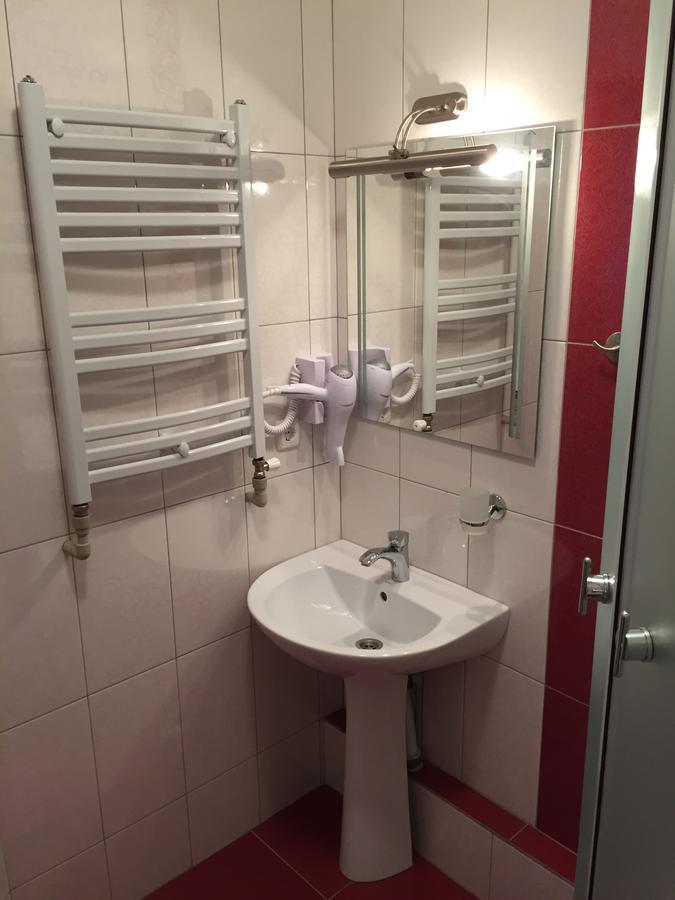 Franc Hotel Yasinya Luaran gambar