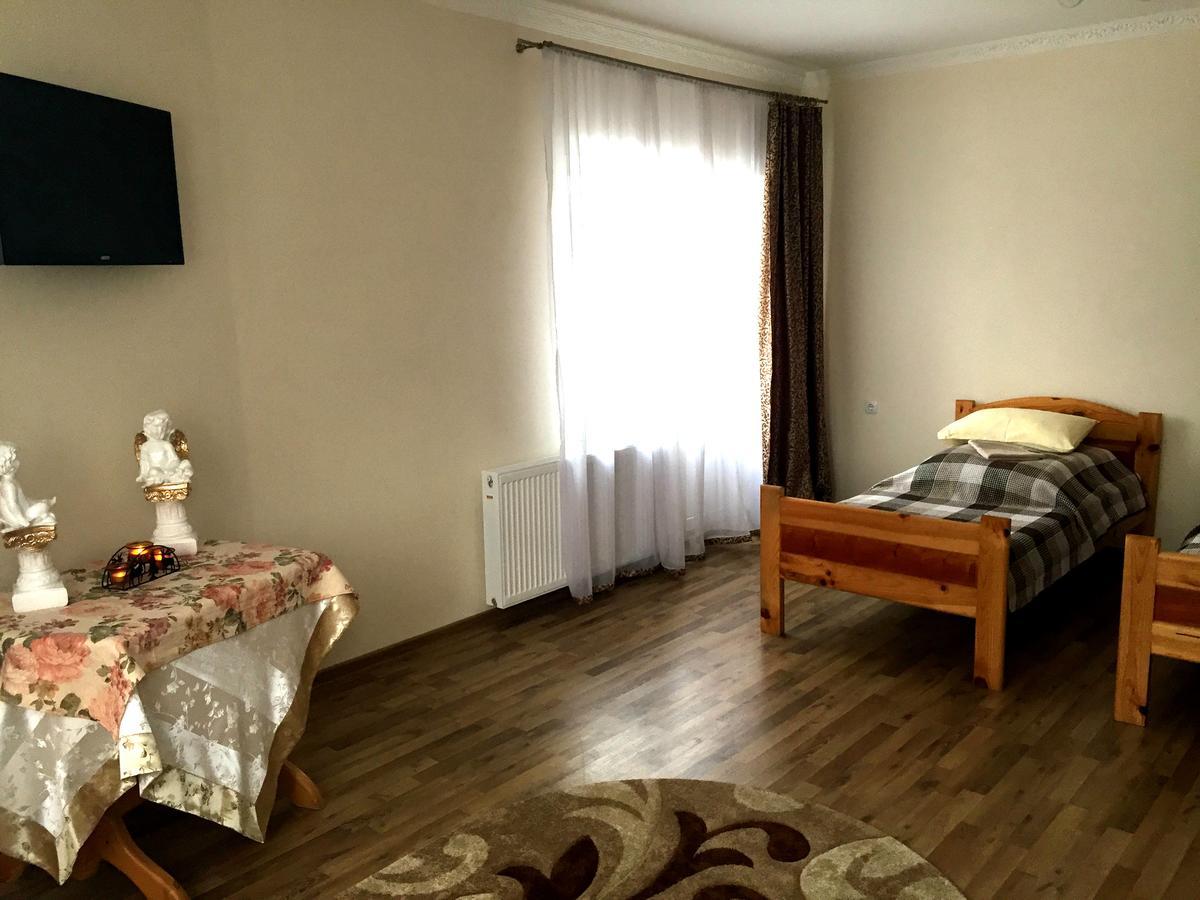 Franc Hotel Yasinya Luaran gambar